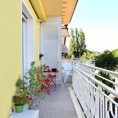 Apartment Fenice - Oasi Di Comfort - Tutto A Due Passi Riccione